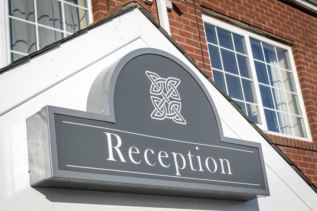 Celtic International Hotel Cardiff Airport Barry Exterior foto
